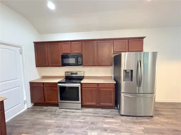 $1,800 | 313 South 6th Street, Kenedy, TX 78119