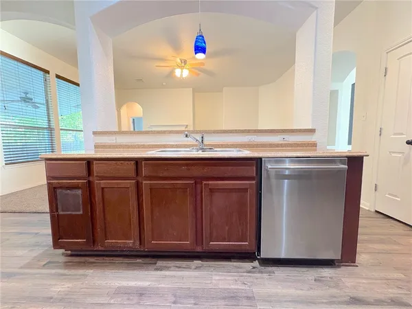 $1,800 | 313 South 6th Street, Kenedy, TX 78119