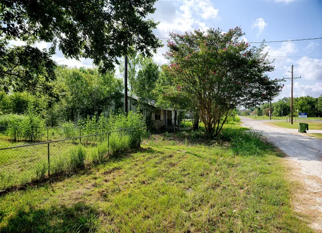$135,000 | 9848 Edward Avenue, Richards, TX 77873