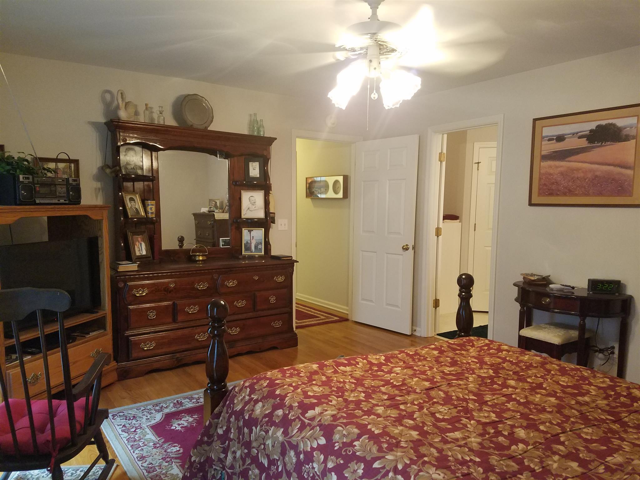 346 Petty Road Manchester, TN 37355 - Photo 12 of 30 Large Furniture is Welcome