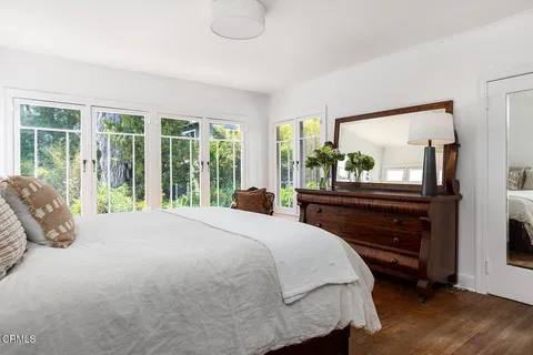 $1,595,000 | 1045 New York Drive, Altadena, CA 91001