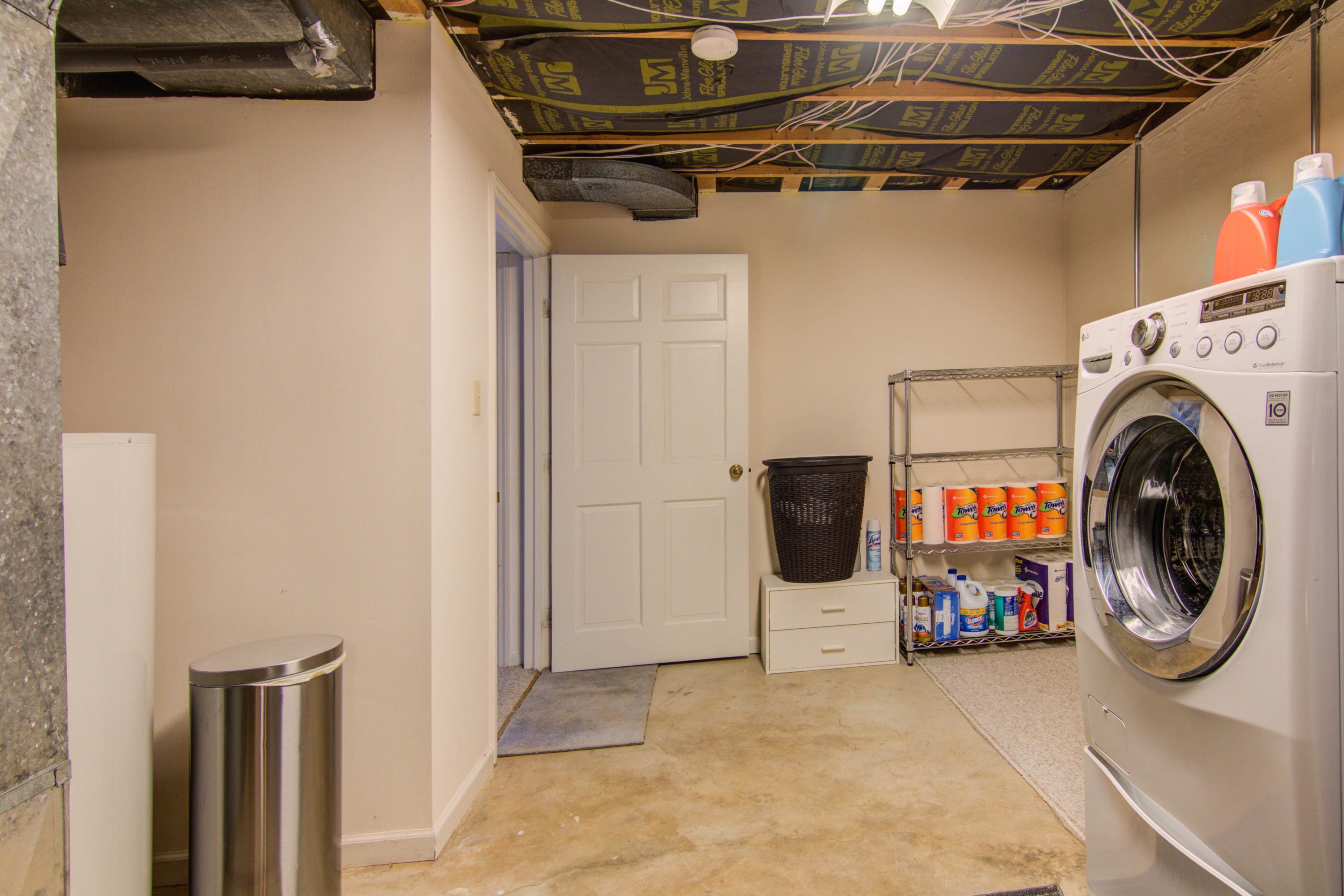 4606 Rosecrest Road Roanoke, VA 24018 - Photo 28 of 28 a utility room with dryer and washer