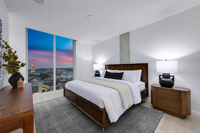 $2,100,000 | 313 West 17th Street, Unit 2204, Austin, TX 78701