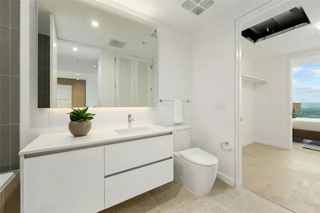 $2,100,000 | 313 West 17th Street, Unit 2204, Austin, TX 78701