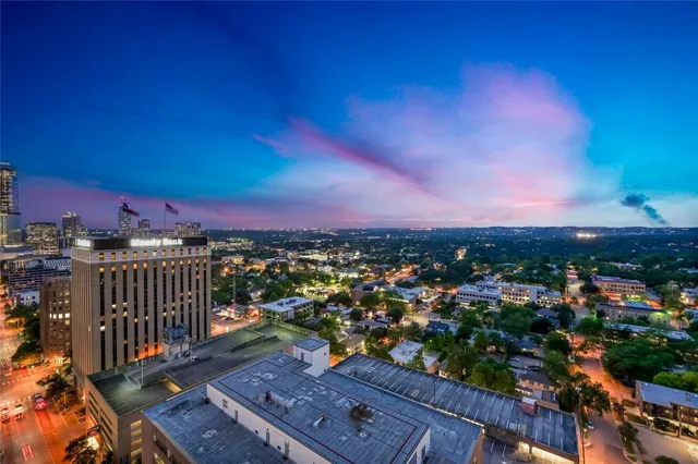 $2,100,000 | 313 West 17th Street, Unit 2204, Austin, TX 78701