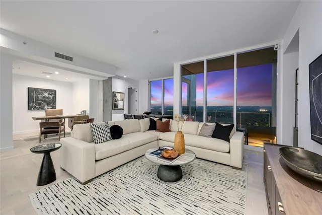 $2,100,000 | 313 West 17th Street, Unit 2204, Austin, TX 78701