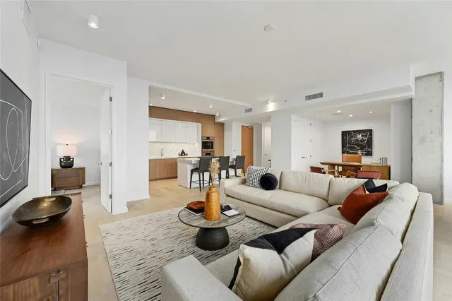 $2,100,000 | 313 West 17th Street, Unit 2204, Austin, TX 78701