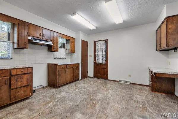 $300,000 | 3231 Lakewood Drive, Cape Girardeau, MO 63701