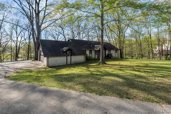 $300,000 | 3231 Lakewood Drive, Cape Girardeau, MO 63701