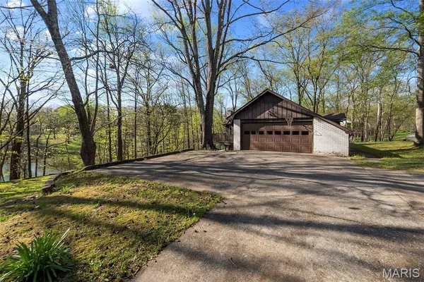 $300,000 | 3231 Lakewood Drive, Cape Girardeau, MO 63701