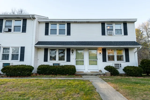 $1,500 | 252 Harrisville Road, Unit E, Woodstock, CT 06281