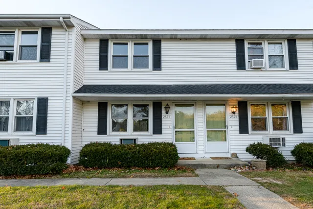 $1,500 | 252 Harrisville Road, Unit E, Woodstock, CT 06281