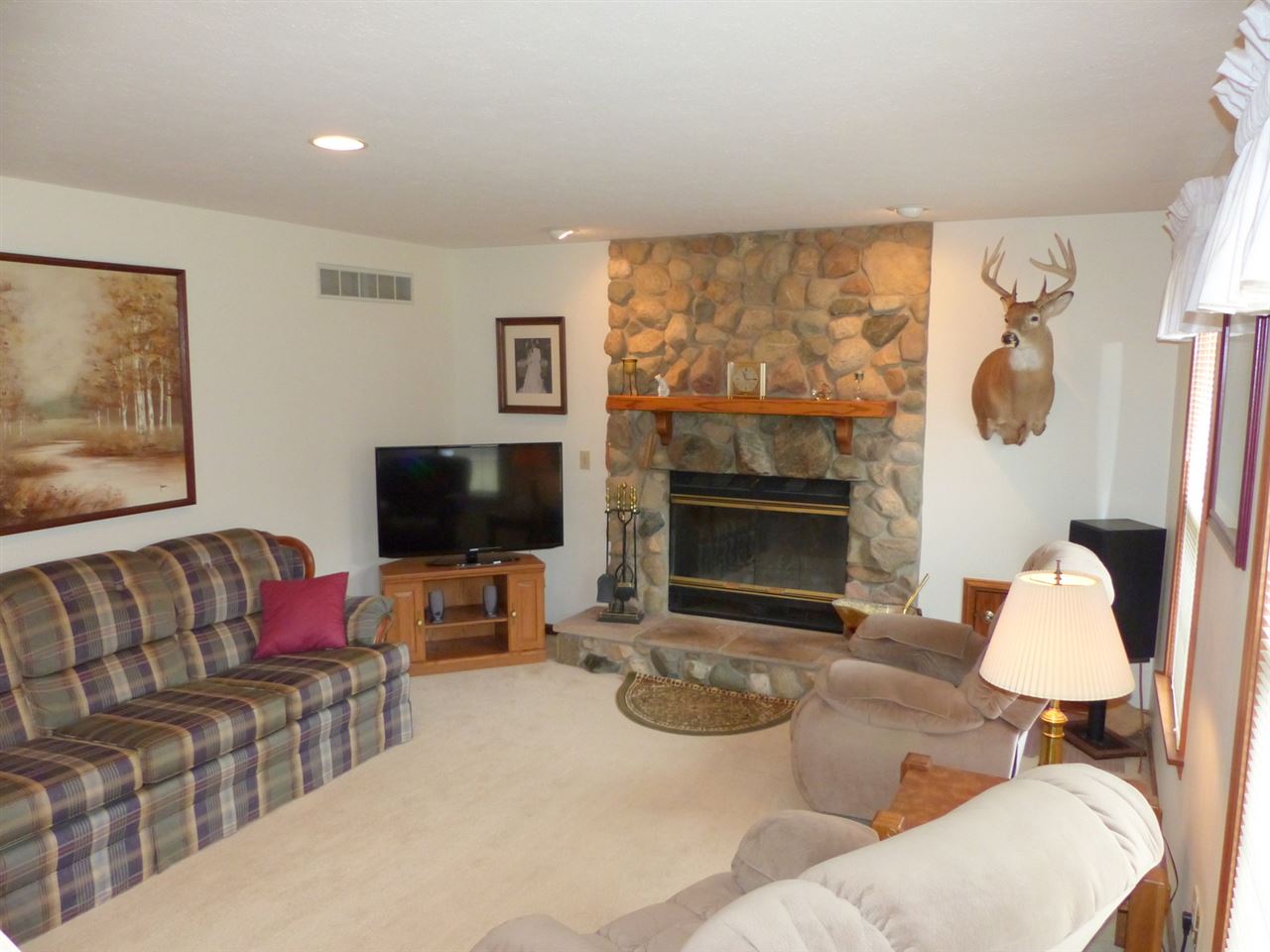 67585 Redwood Road North Liberty, IN 46554 - Photo 4 of 36 Gallery Image 4