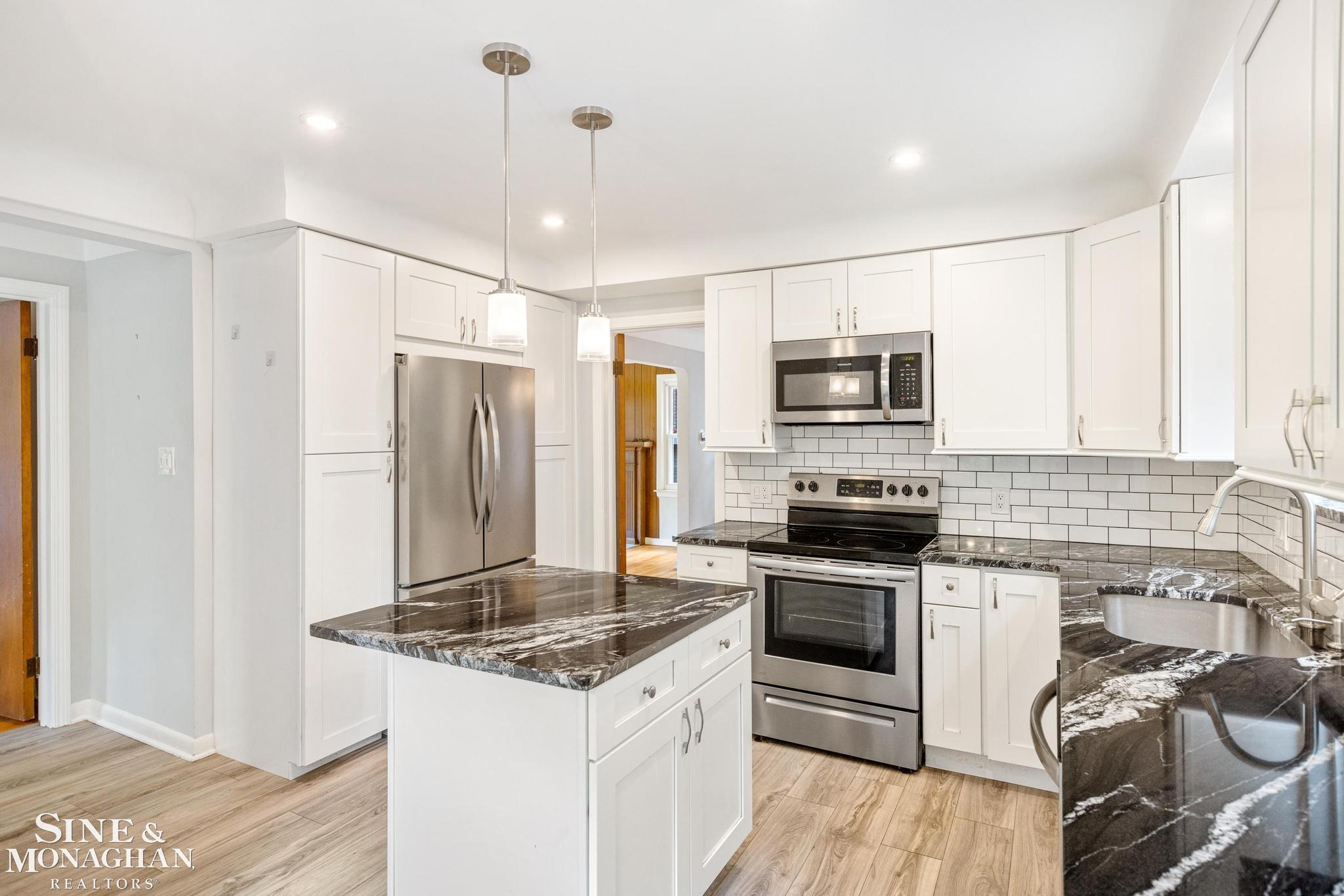 943 Washington Road Grosse Pointe, MI 48230 - Photo 13 of 41