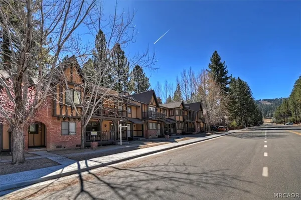 $479,000 | 569 Summit Boulevard, Unit 6, Big Bear Lake, CA 92315