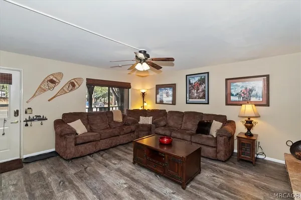 $479,000 | 569 Summit Boulevard, Unit 6, Big Bear Lake, CA 92315