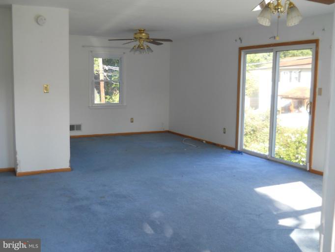 313 Janet Road Reisterstown, MD 21136 - Photo 8 of 22 Interior-front door view