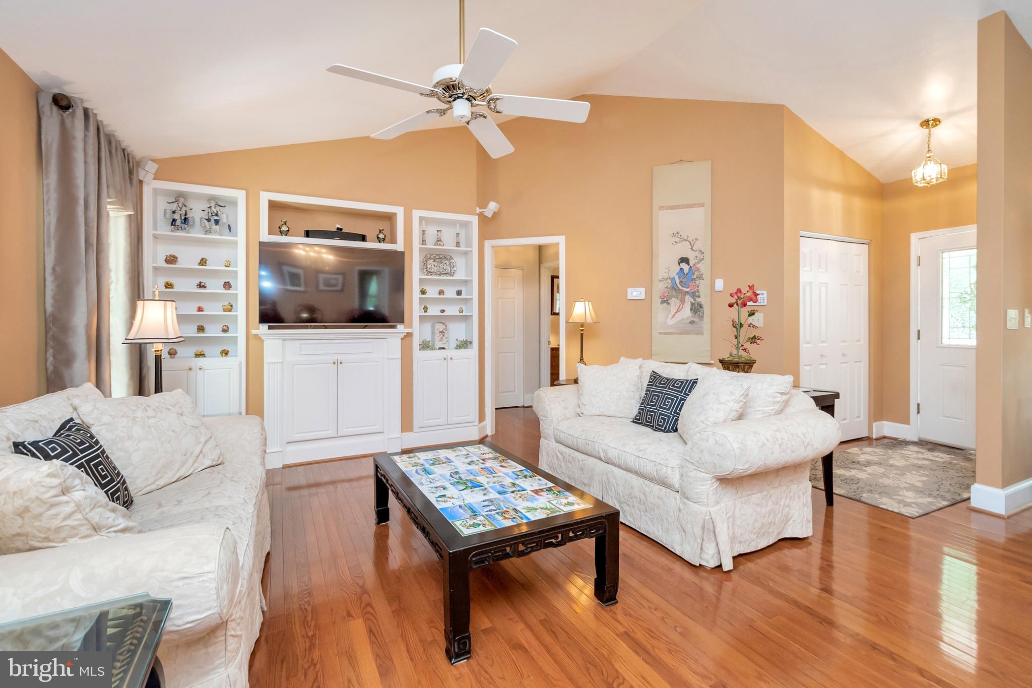 103 Monument Road Locust Grove, VA 22508 - Photo 6 of 30 Soaring ceilings