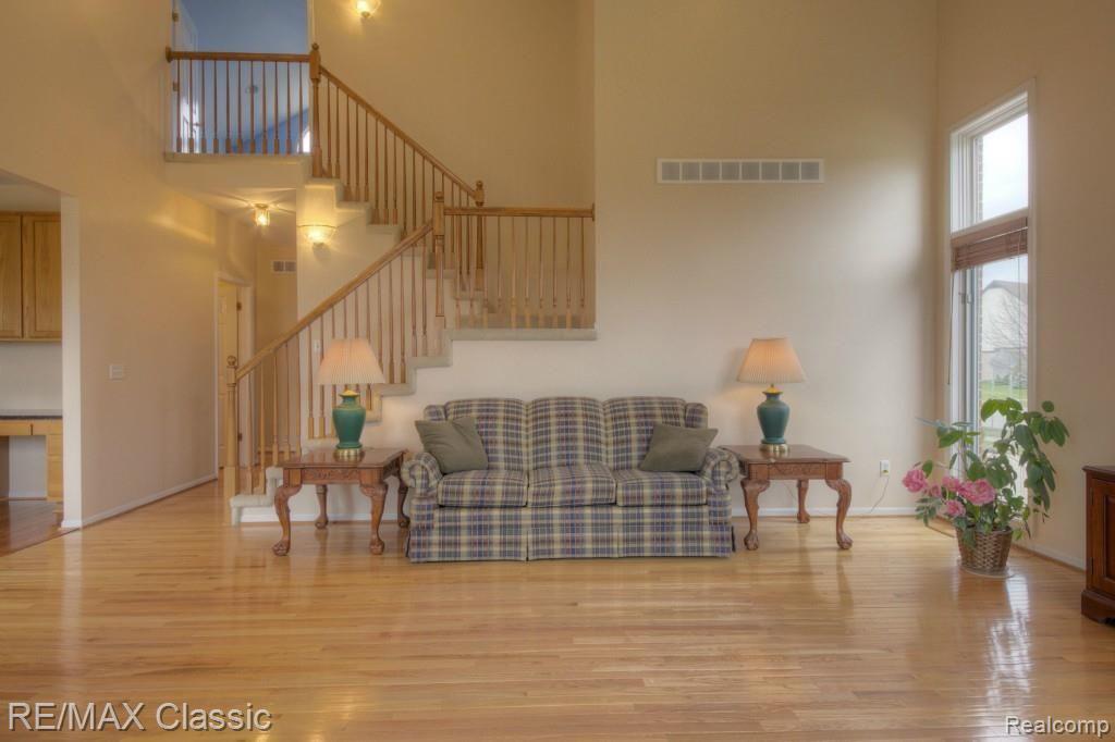 6612 Kennesaw Road Canton, MI 48187 - Photo 10 of 29 Family Room 2.jpg