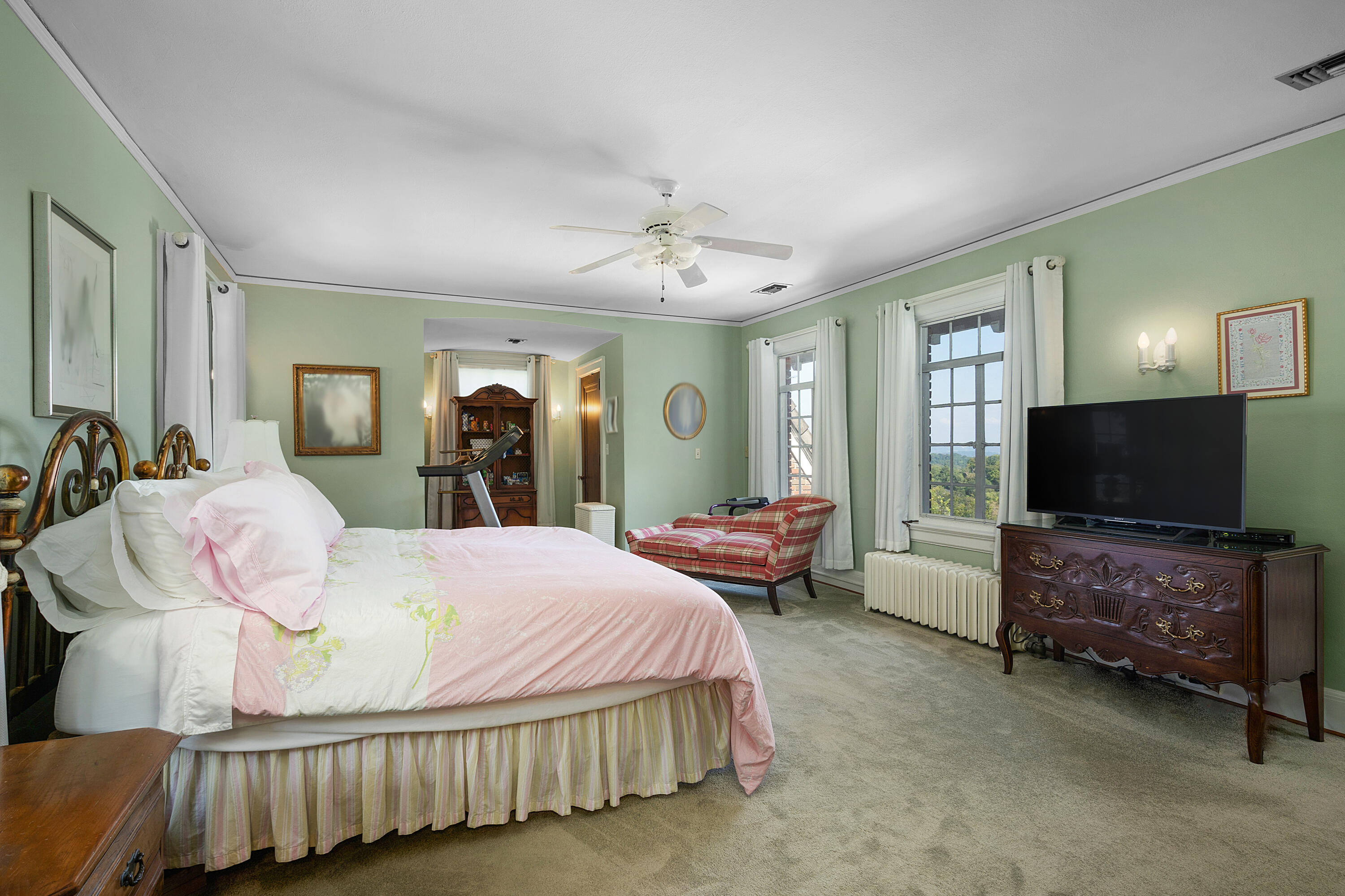 36 South Crest Road Chattanooga, TN 37404 - Photo 39 of 100 39. Master Bedroom