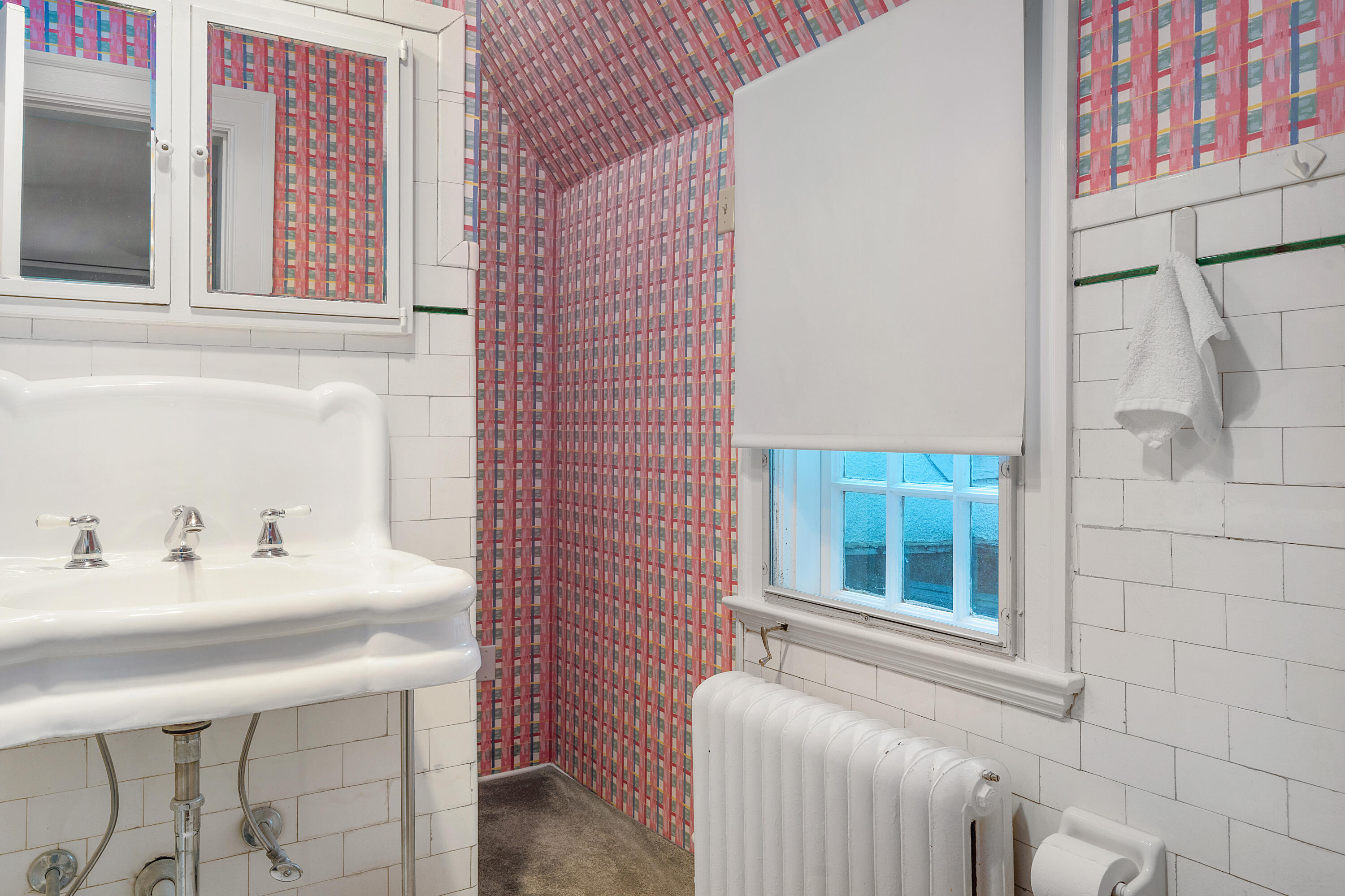 36 South Crest Road Chattanooga, TN 37404 - Photo 43 of 100 40. Master half-bath