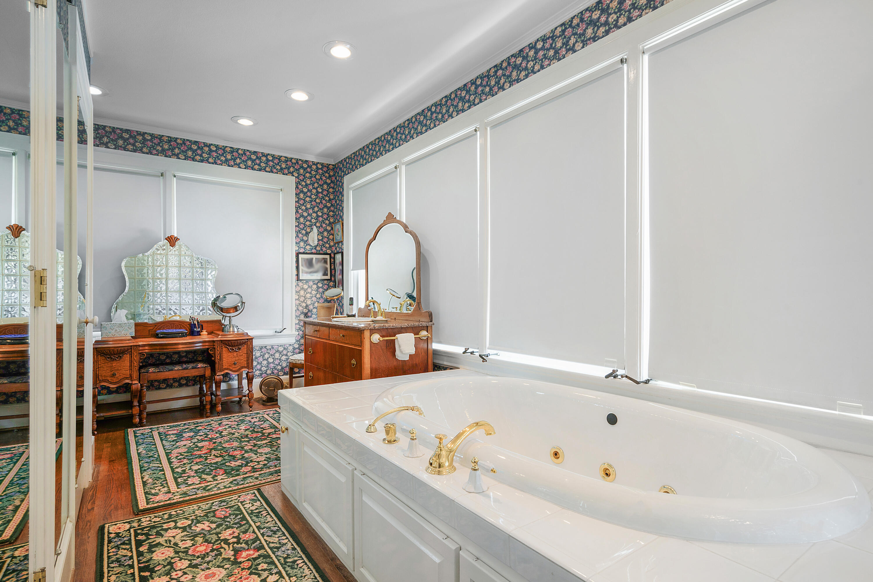 36 South Crest Road Chattanooga, TN 37404 - Photo 45 of 100 32. Master Bath