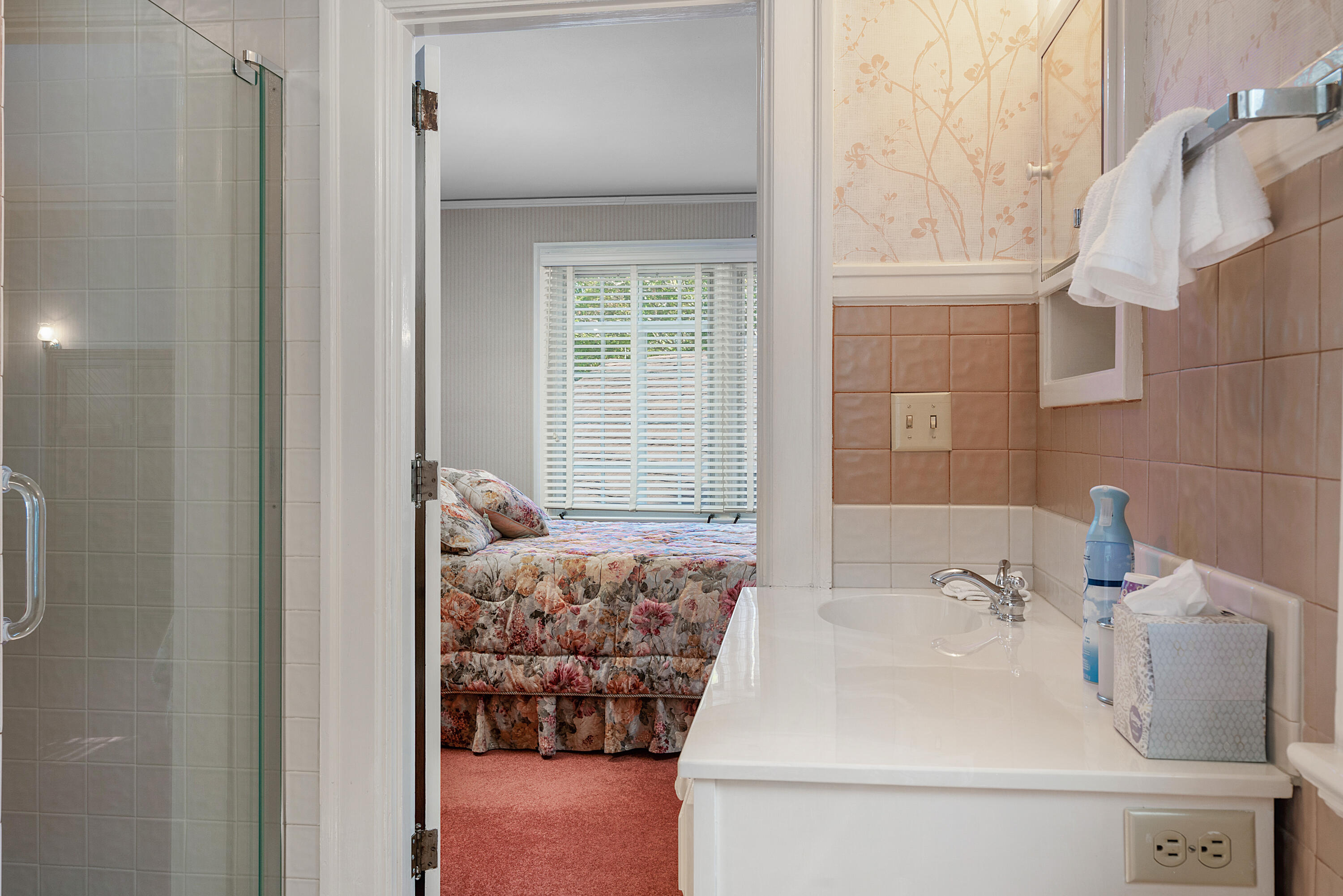36 South Crest Road Chattanooga, TN 37404 - Photo 52 of 100 44. JJ Bathroom