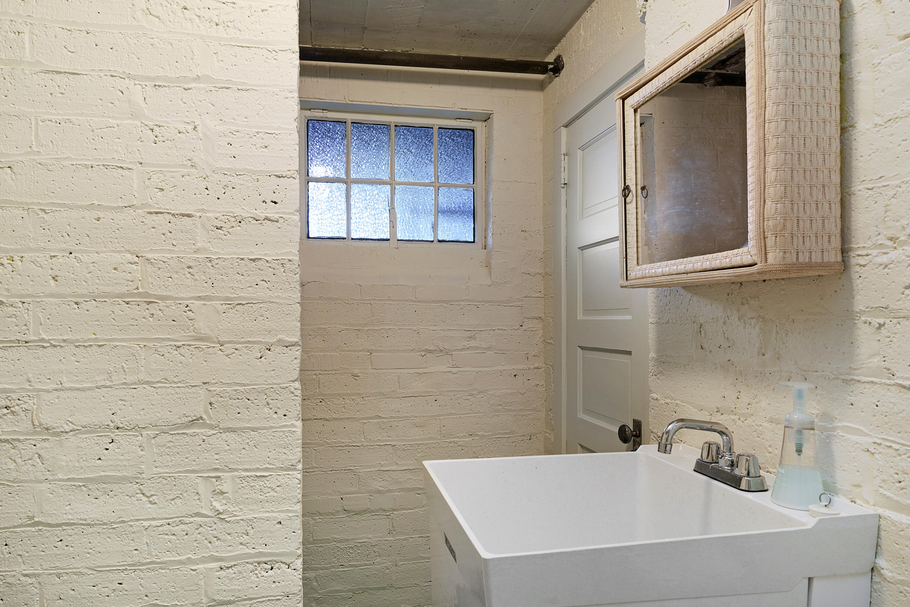 36 South Crest Road Chattanooga, TN 37404 - Photo 76 of 100 67. Workmans bathroom