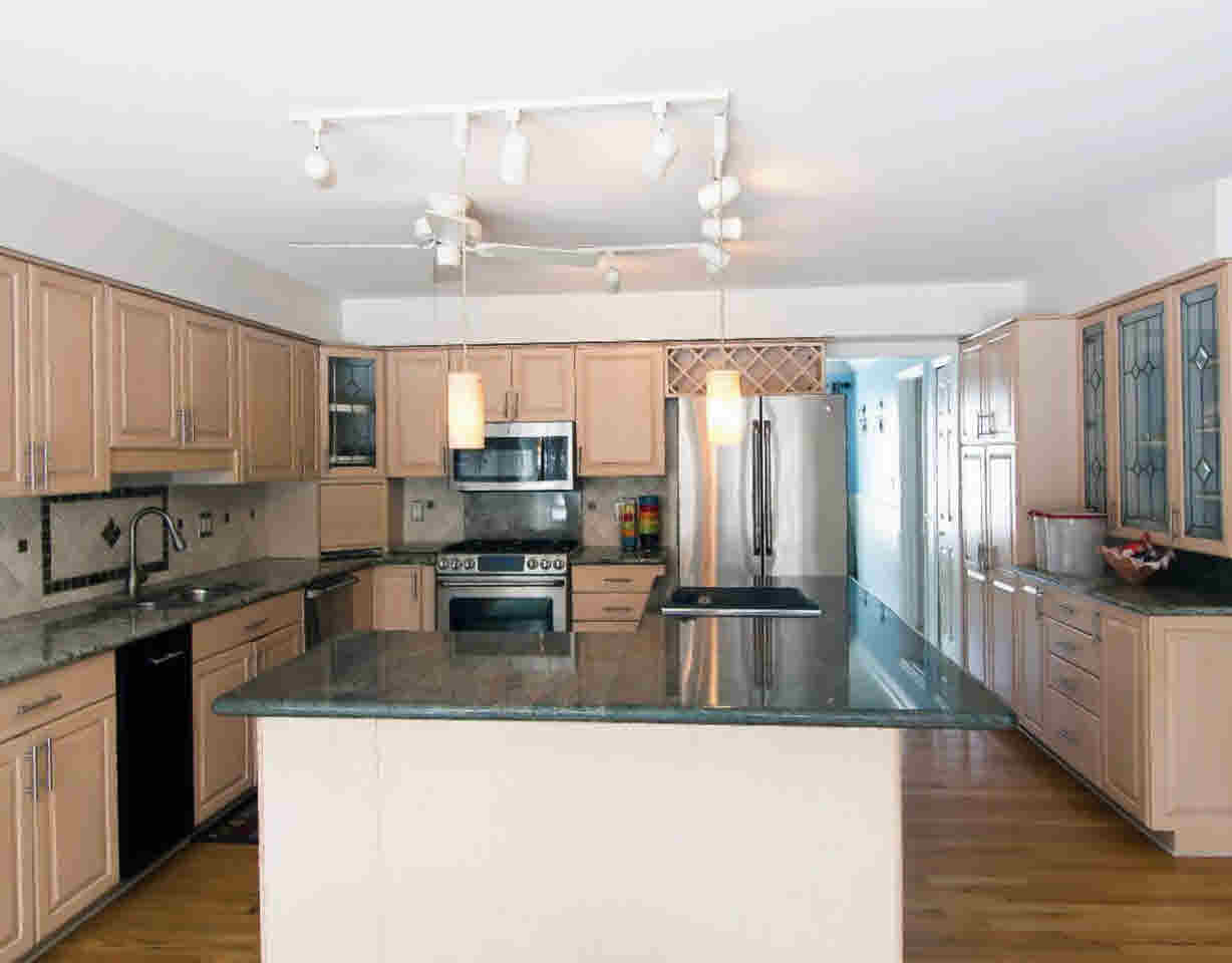 707 Dutton Road Rochester, MI 48306 - Photo 31 of 37 21371283-30.JPG