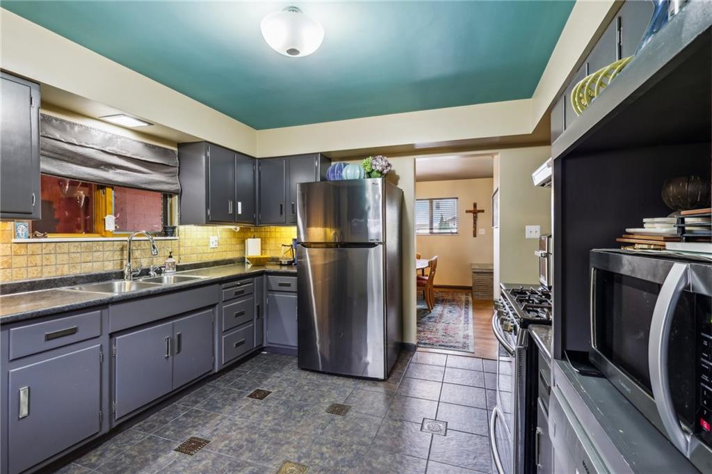 2364 Sheffield Road Aliquippa, PA 15001 - Photo 12 of 43 Gallery Image 12