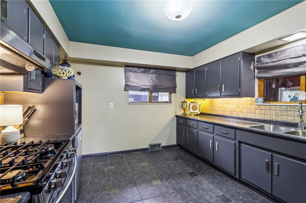 2364 Sheffield Road Aliquippa, PA 15001 - Photo 10 of 43 Gallery Image 10