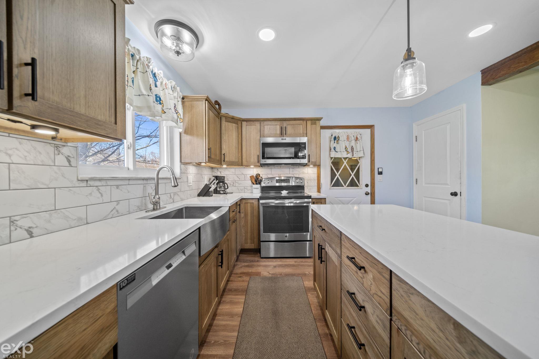 6401 Welch Road Yale, MI 48097 - Photo 4 of 44 50128147-3.JPG