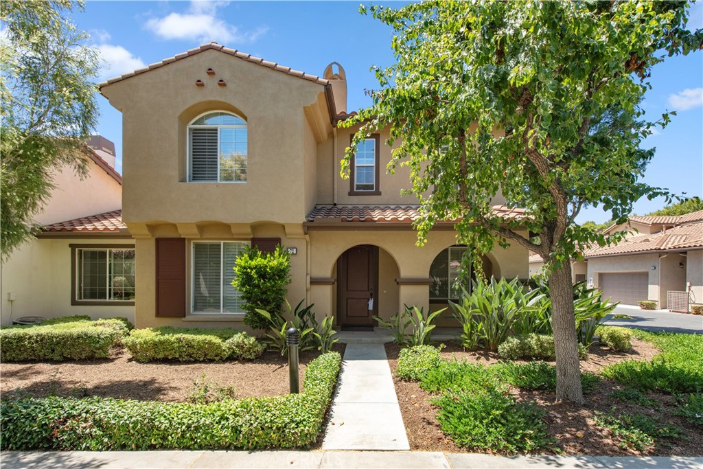 72 Shadowplay Irvine, CA 92620 - Photo 1 of 36