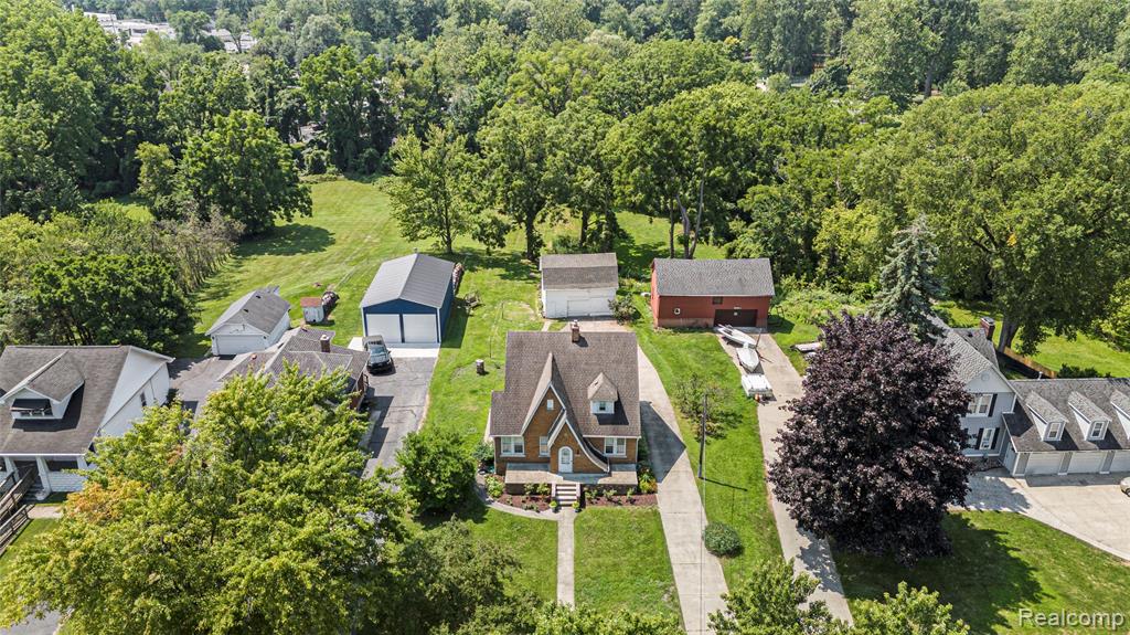 8238 Clinton River Road Sterling Heights, MI 48314 - Photo 2 of 36