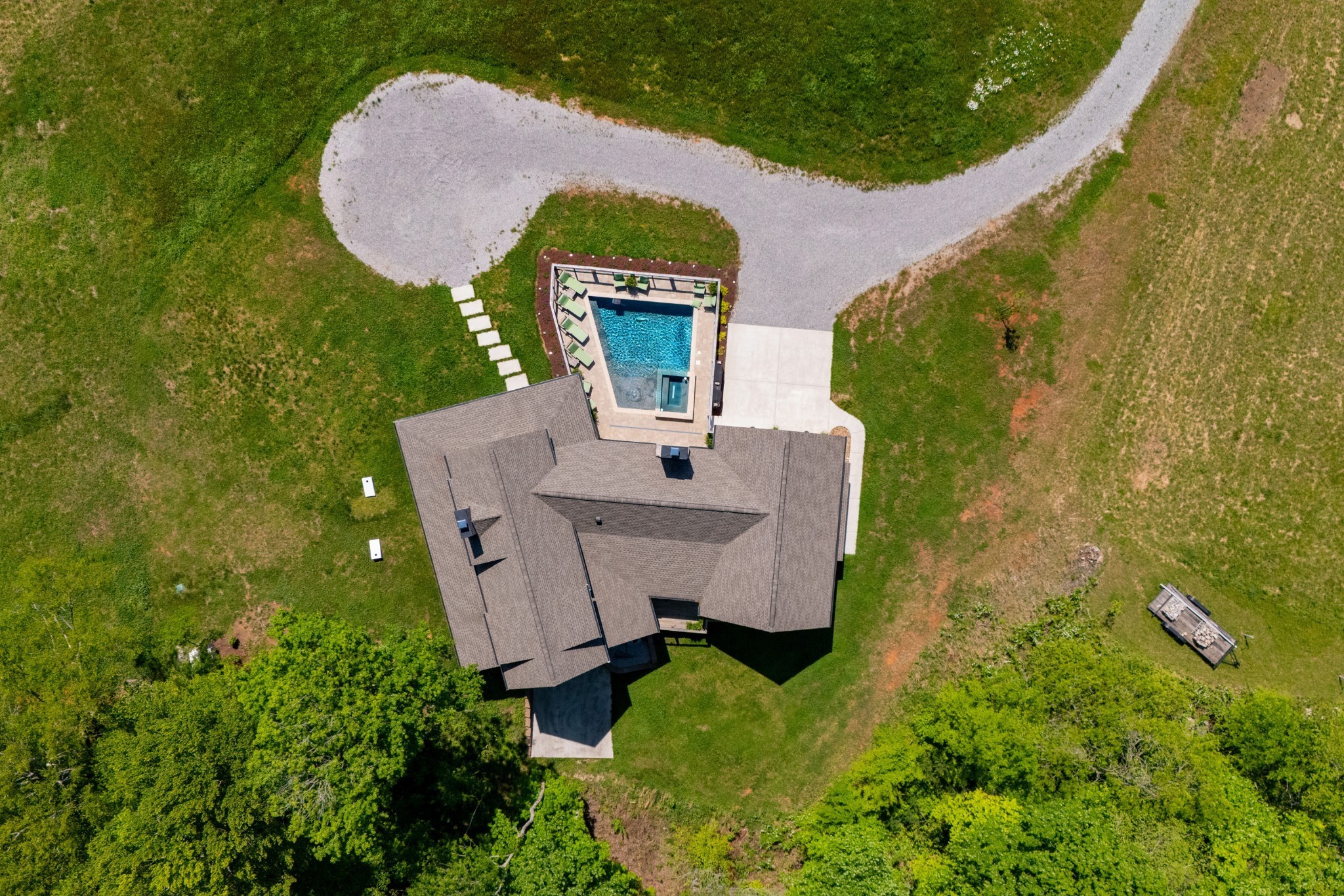 1912 Joppa Road Walling, TN 38587 - Photo 65 of 67 an aerial view of a house with garden space sitting space and swimming pool
