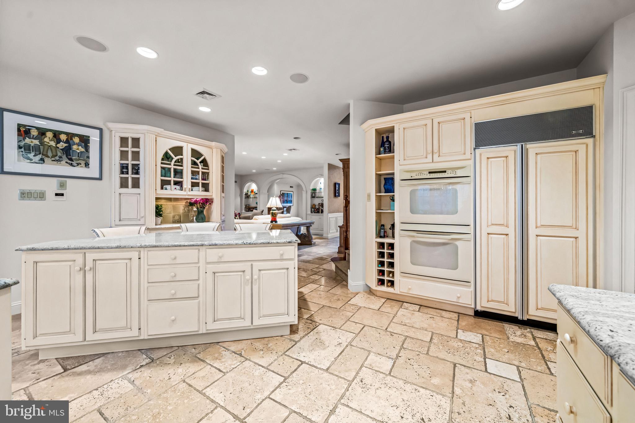 7 Mercer Gate Drive Doylestown, PA 18901 - Photo 15 of 44 Kitchen with
SubZero Refrigerator and Double Oven