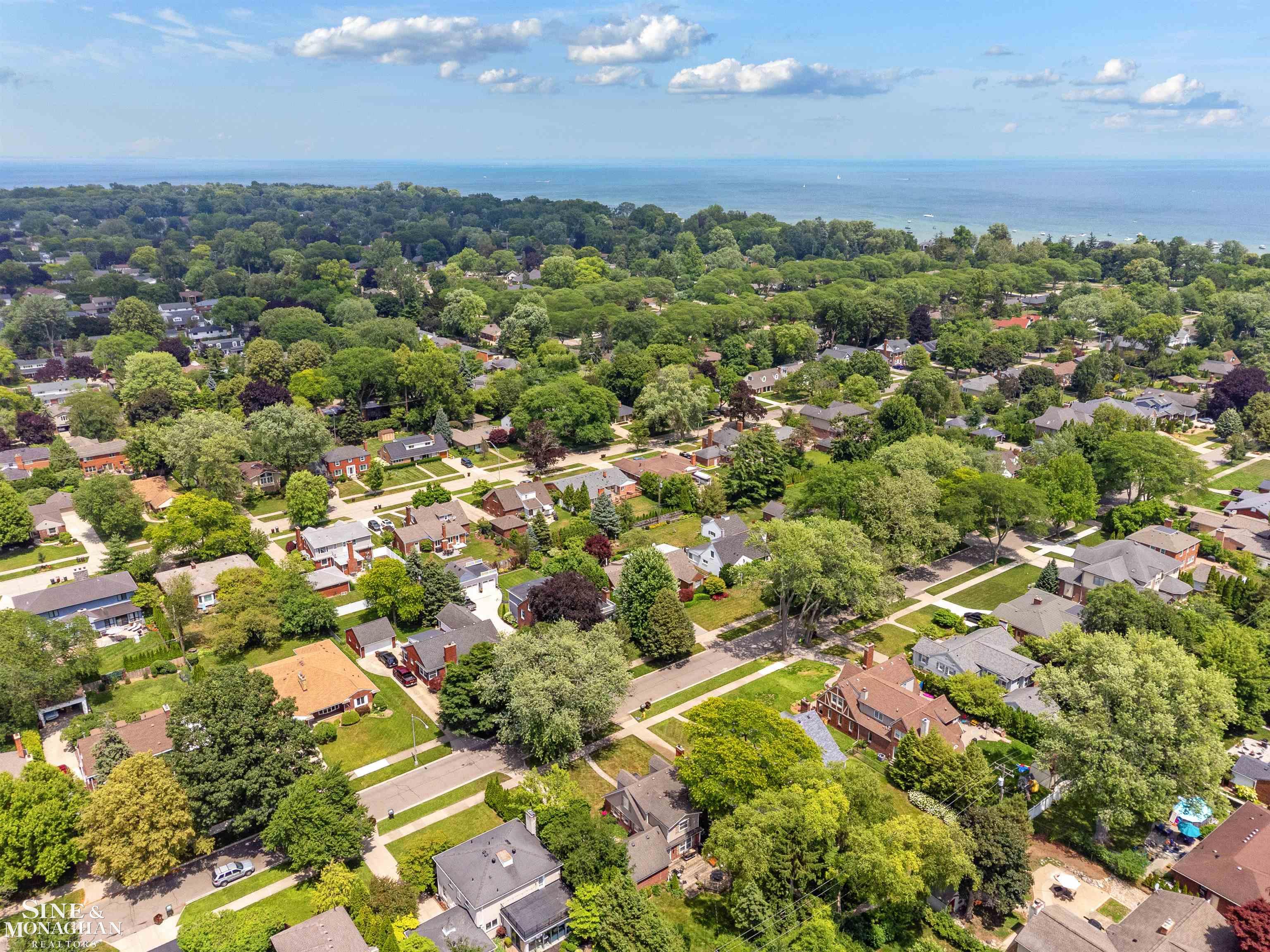 581 Hampton Road Grosse Pointe Woods, MI 48236 - Photo 48 of 60