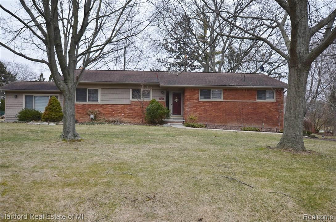 36101 Hardenburg Road Farmington, MI 48331 - Photo 4 of 47 DSC_0185.JPG