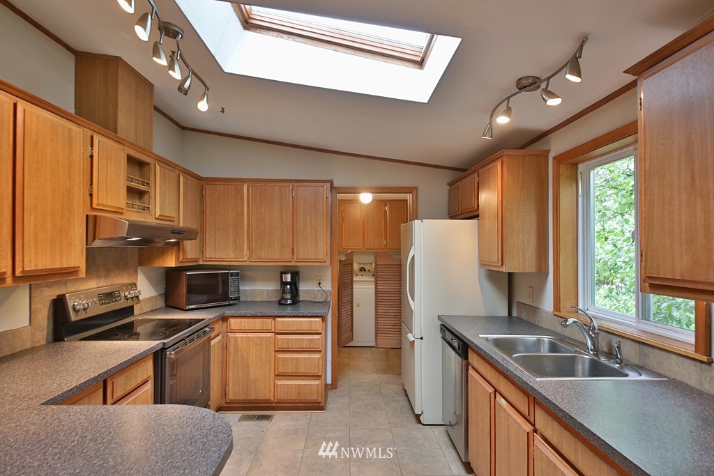 1282 Starfish Road Freeland, WA 98249 - Photo 13 of 25