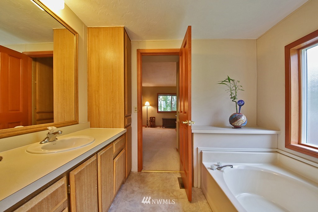 1282 Starfish Road Freeland, WA 98249 - Photo 17 of 25