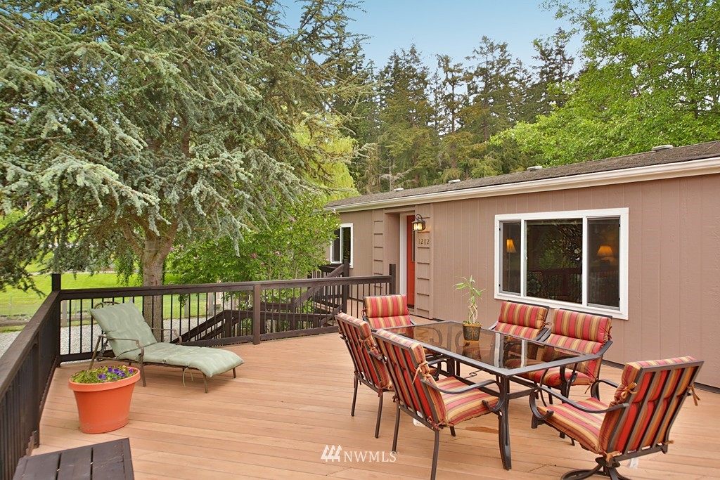 1282 Starfish Road Freeland, WA 98249 - Photo 4 of 25