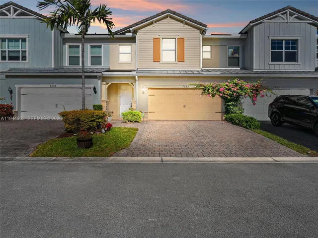 $692,000 | 3953 Black Olive Lane, Hollywood, FL 33021