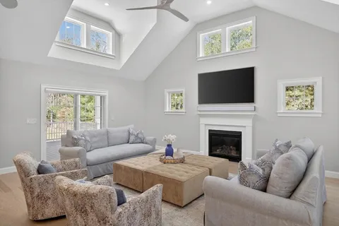 $1,925,000 | 42 Cobblestone Circle, Mashpee, MA 02649