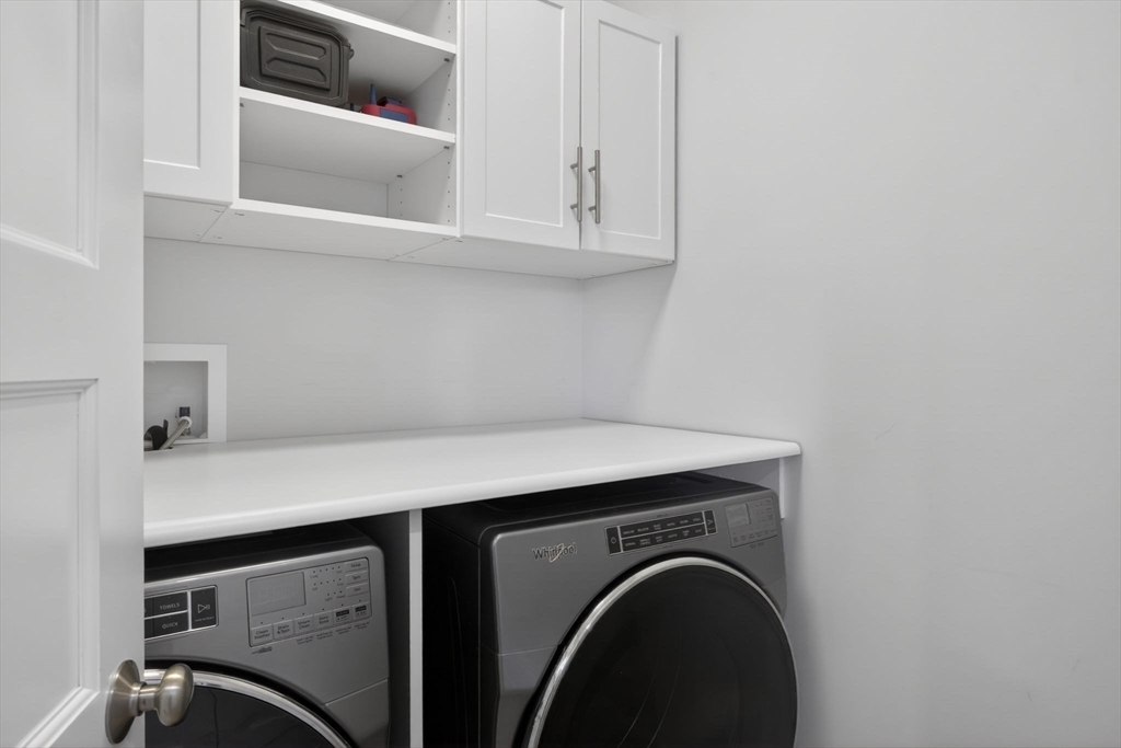 42 Cobblestone Circle Mashpee, MA 02649 - Photo 27 of 40 a utility room with dryer and washer