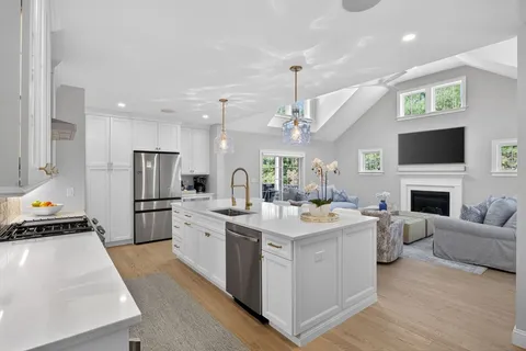 $1,925,000 | 42 Cobblestone Circle, Mashpee, MA 02649