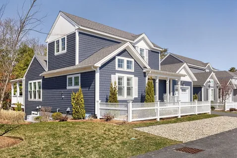 $1,925,000 | 42 Cobblestone Circle, Mashpee, MA 02649