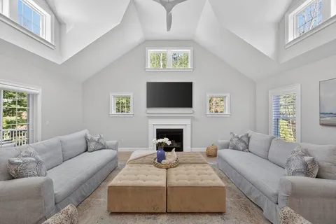 $1,925,000 | 42 Cobblestone Circle, Mashpee, MA 02649