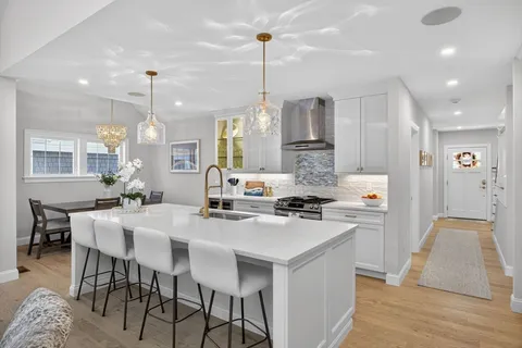$1,925,000 | 42 Cobblestone Circle, Mashpee, MA 02649