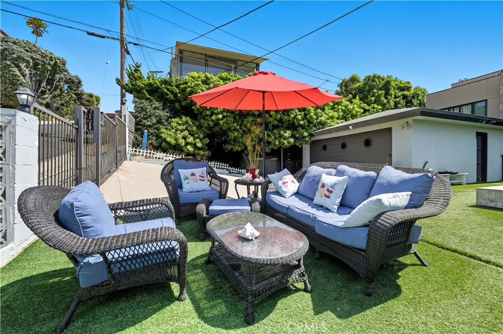 202 West Manchester Avenue Playa del Rey, CA 90293 - Photo 18 of 21 a patio with patio a couch and chairs