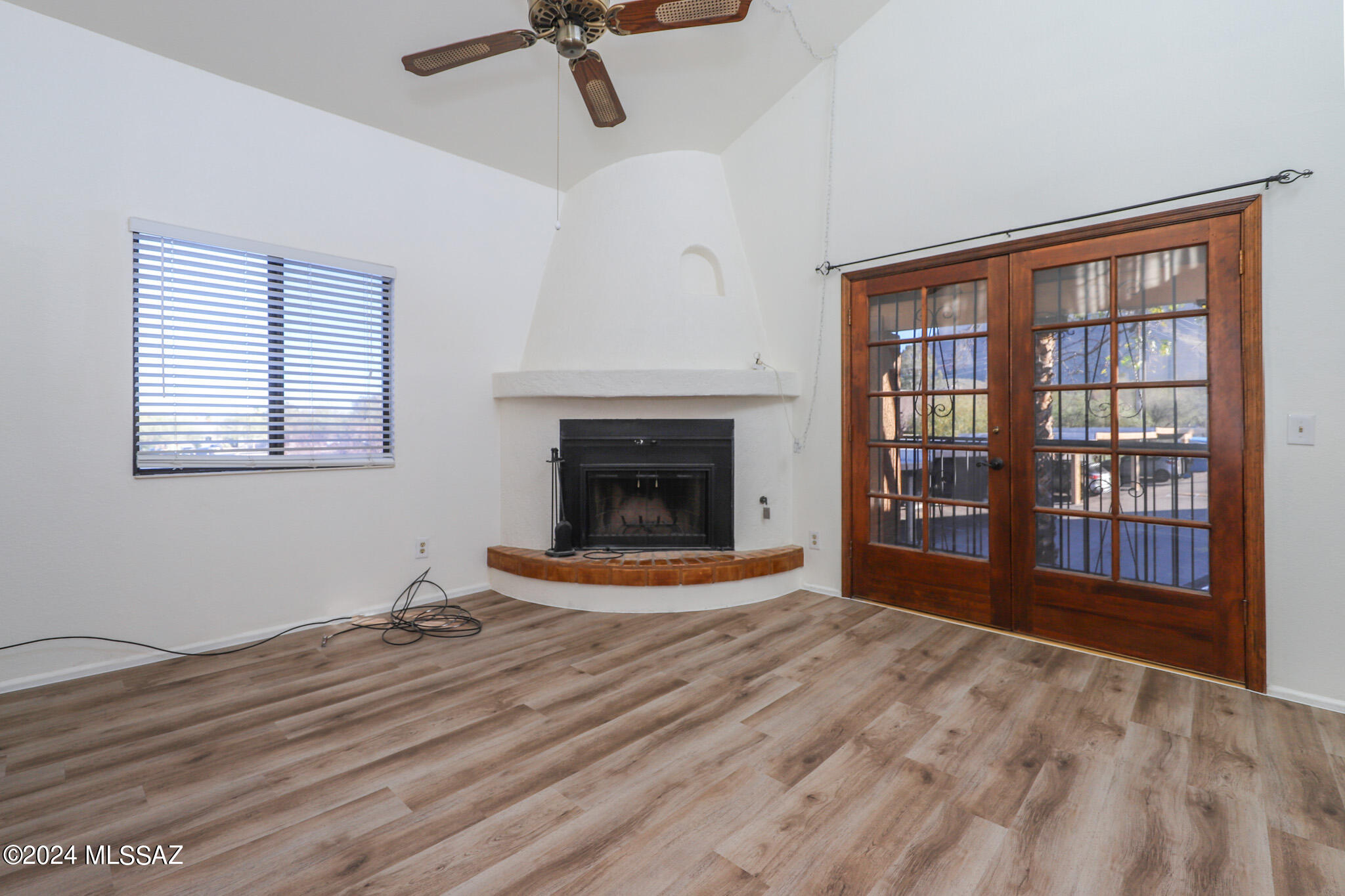 8271 North Oracle Road, Unit 250 Tucson, AZ 85704 - Photo 14 of 26 Livingroom